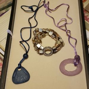 Bundle of jewelry